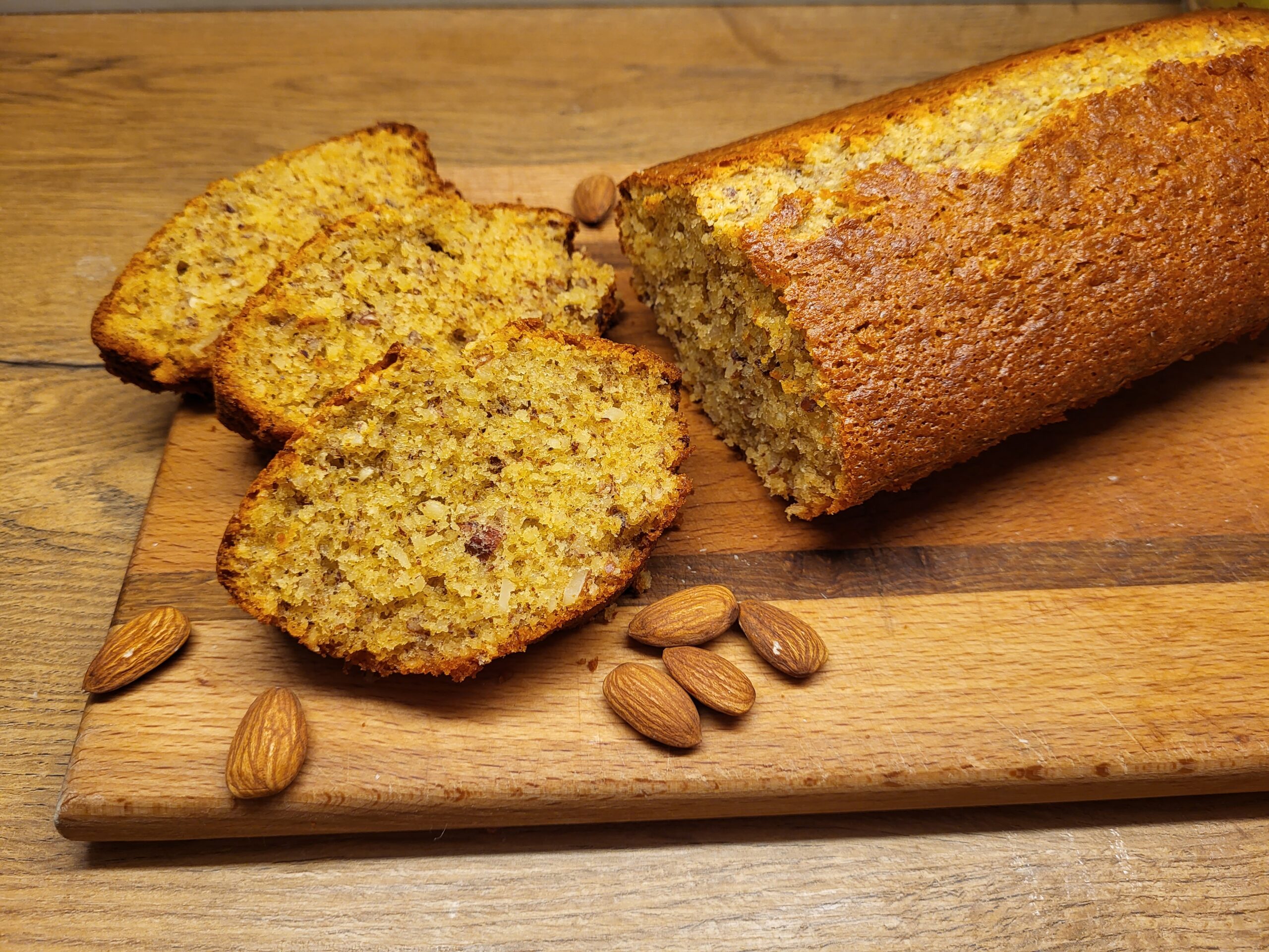 Soft Almond Honey Cake | ByTheMenu